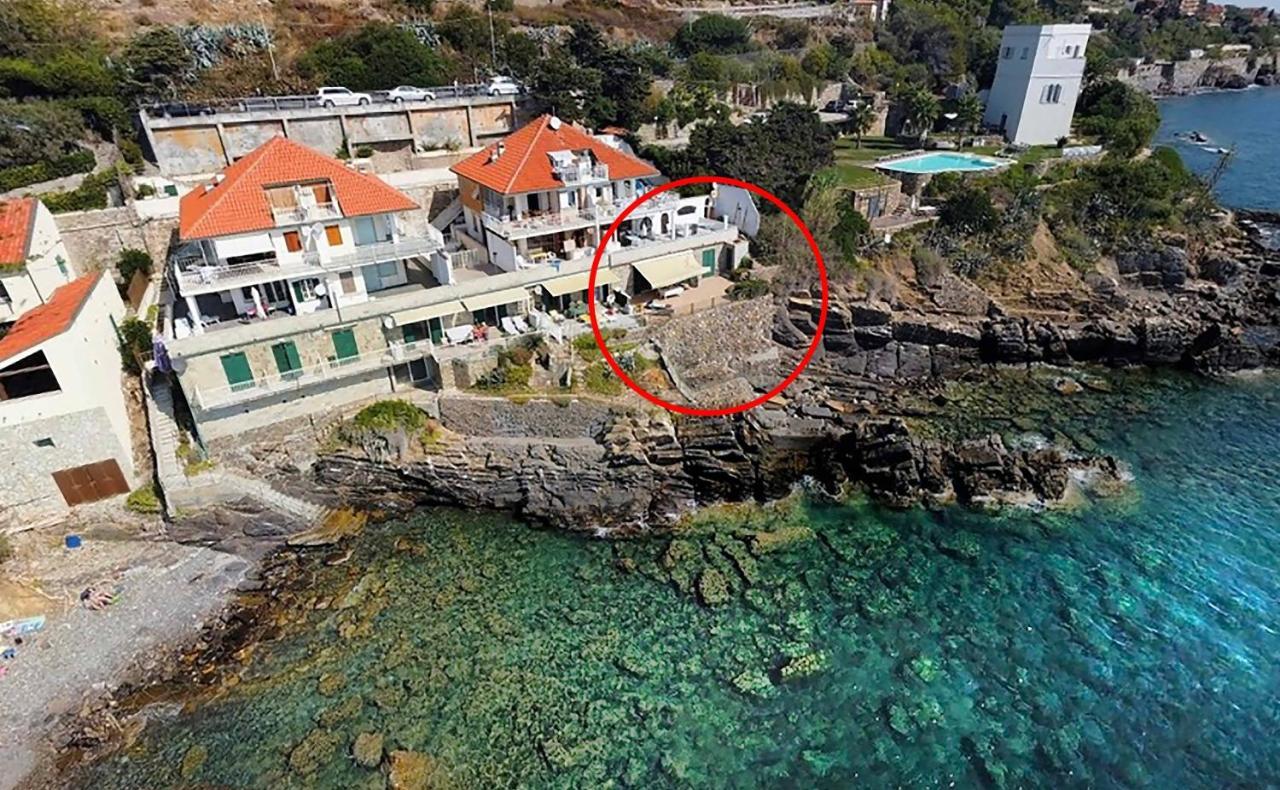 Seaside Holiday Apartment - Unique Location Cipressa 외부 사진