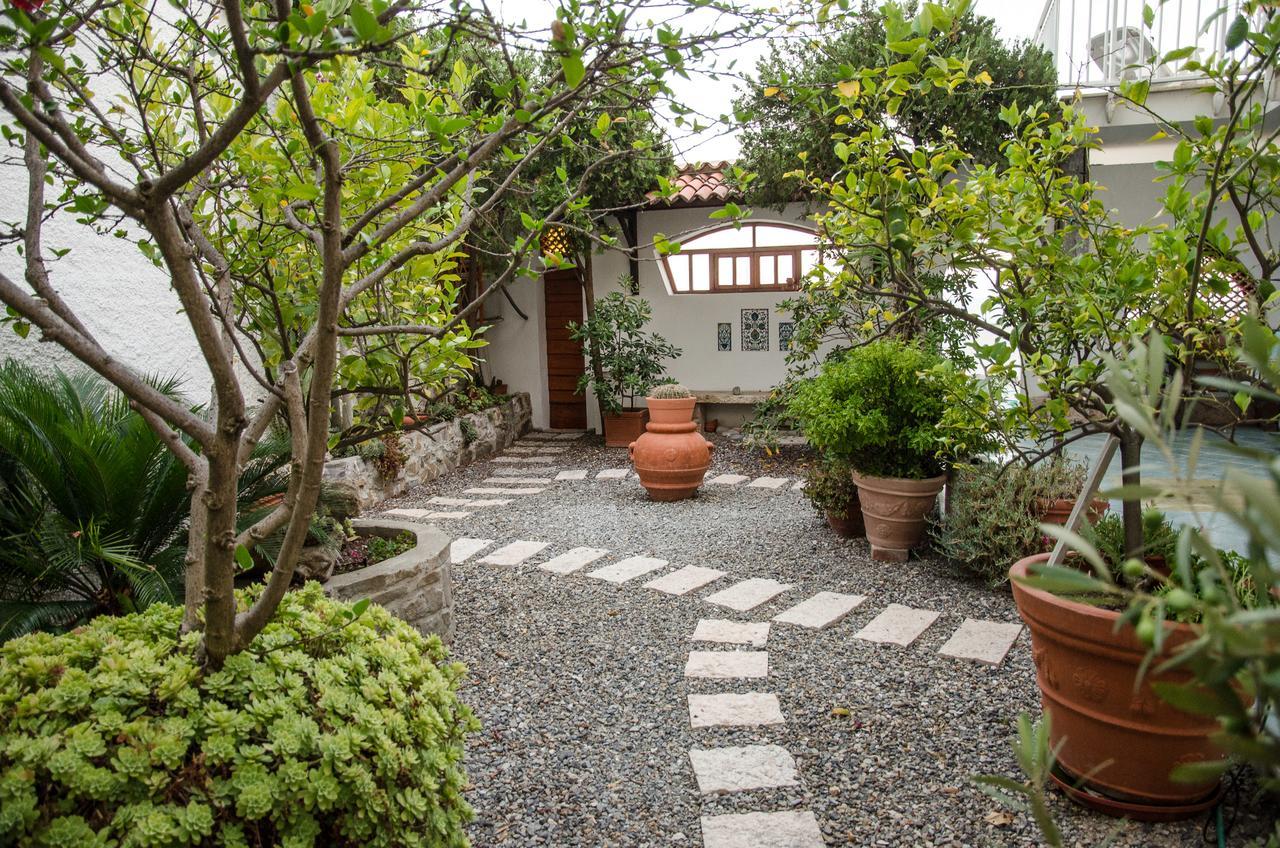 Seaside Holiday Apartment - Unique Location Cipressa 외부 사진