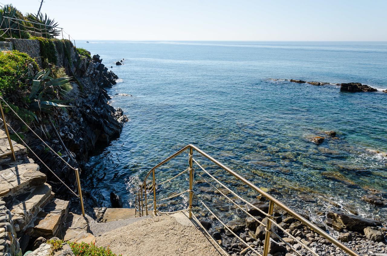 Seaside Holiday Apartment - Unique Location Cipressa 외부 사진