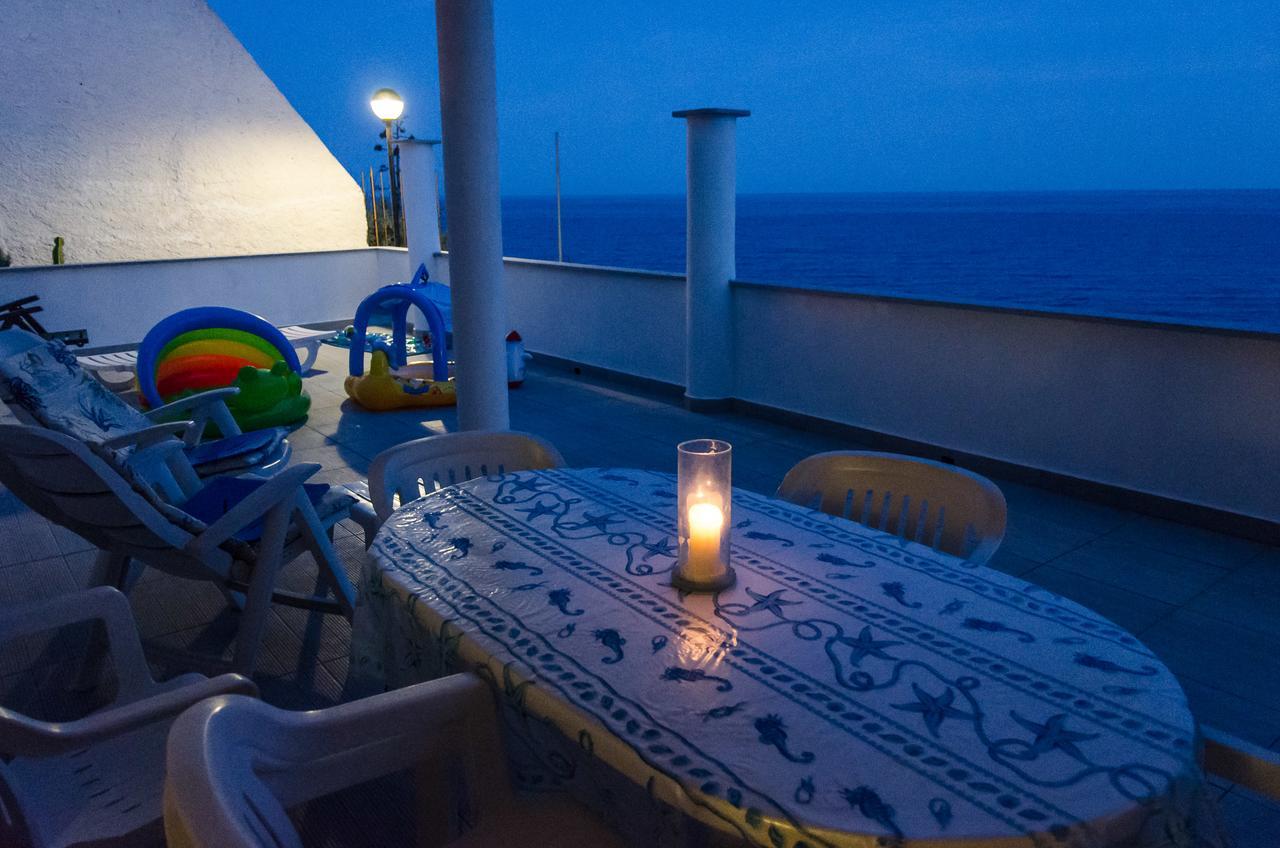 Seaside Holiday Apartment - Unique Location Cipressa 외부 사진
