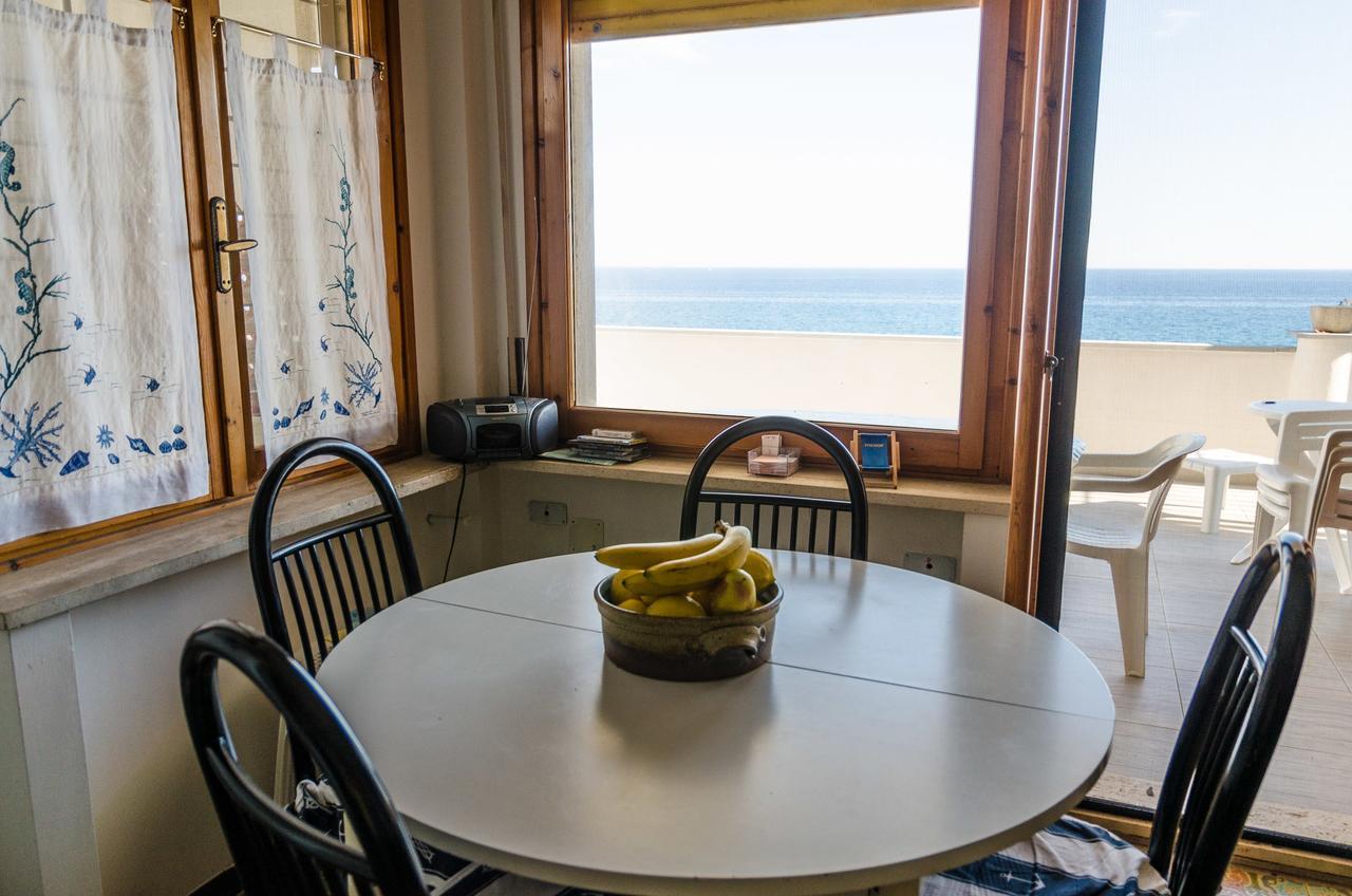 Seaside Holiday Apartment - Unique Location Cipressa 외부 사진