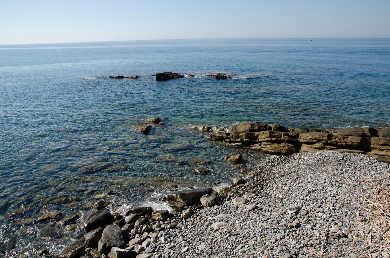 Seaside Holiday Apartment - Unique Location Cipressa 외부 사진